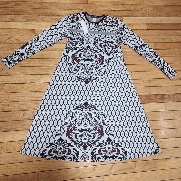Women's Long Sleeve Geometric Print Dress - Picture 2 of 8